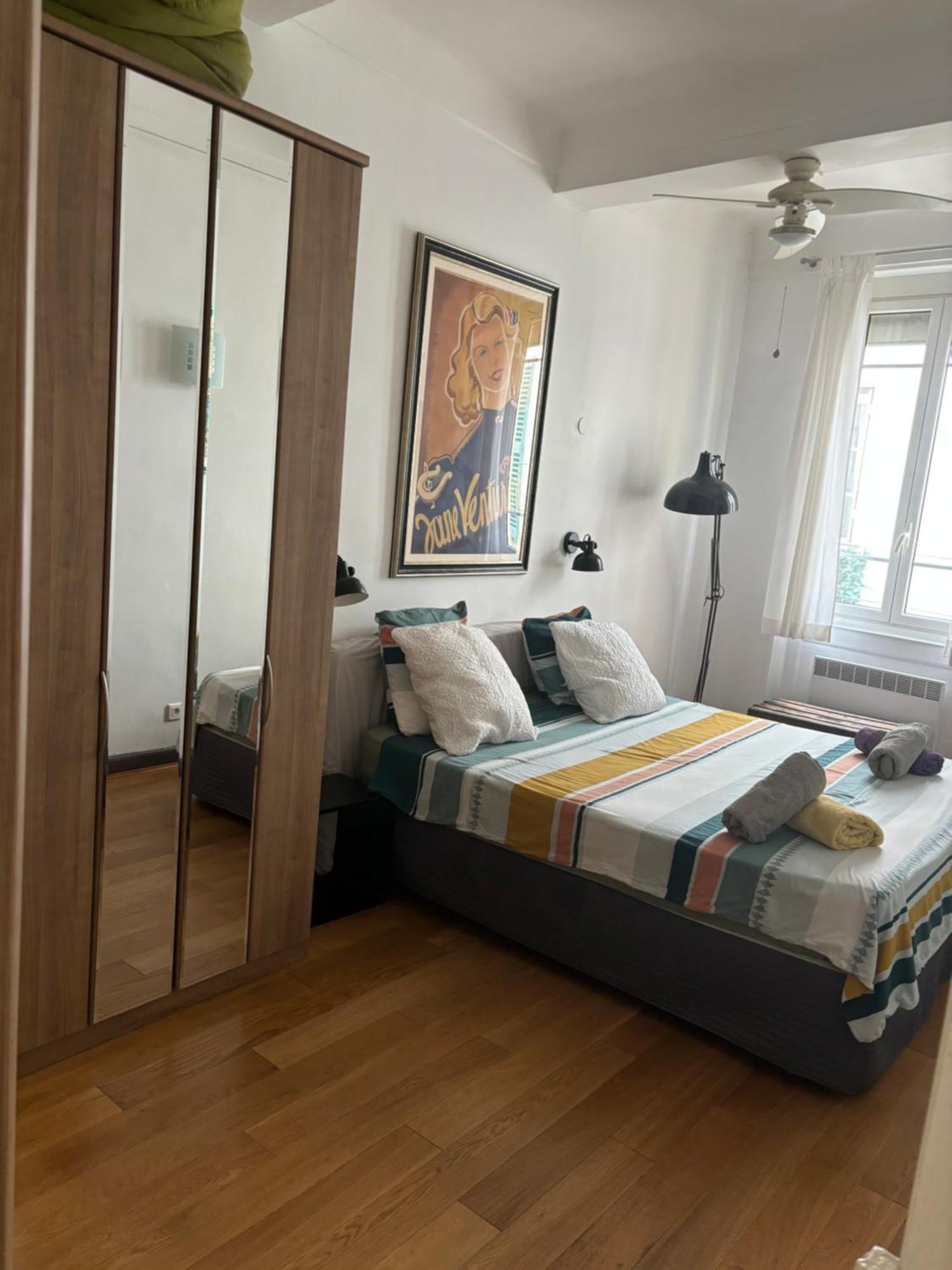 2 Bedroom Funky Apartment In The Heart Of The Old Town Of Antibes Exterior foto